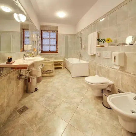 Villa With Jacuzzi On The Riviera *