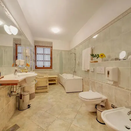 With Jacuzzi On The Riviera Pula