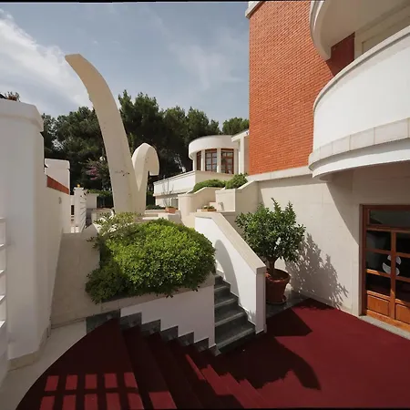 With Jacuzzi On The Riviera Villa *